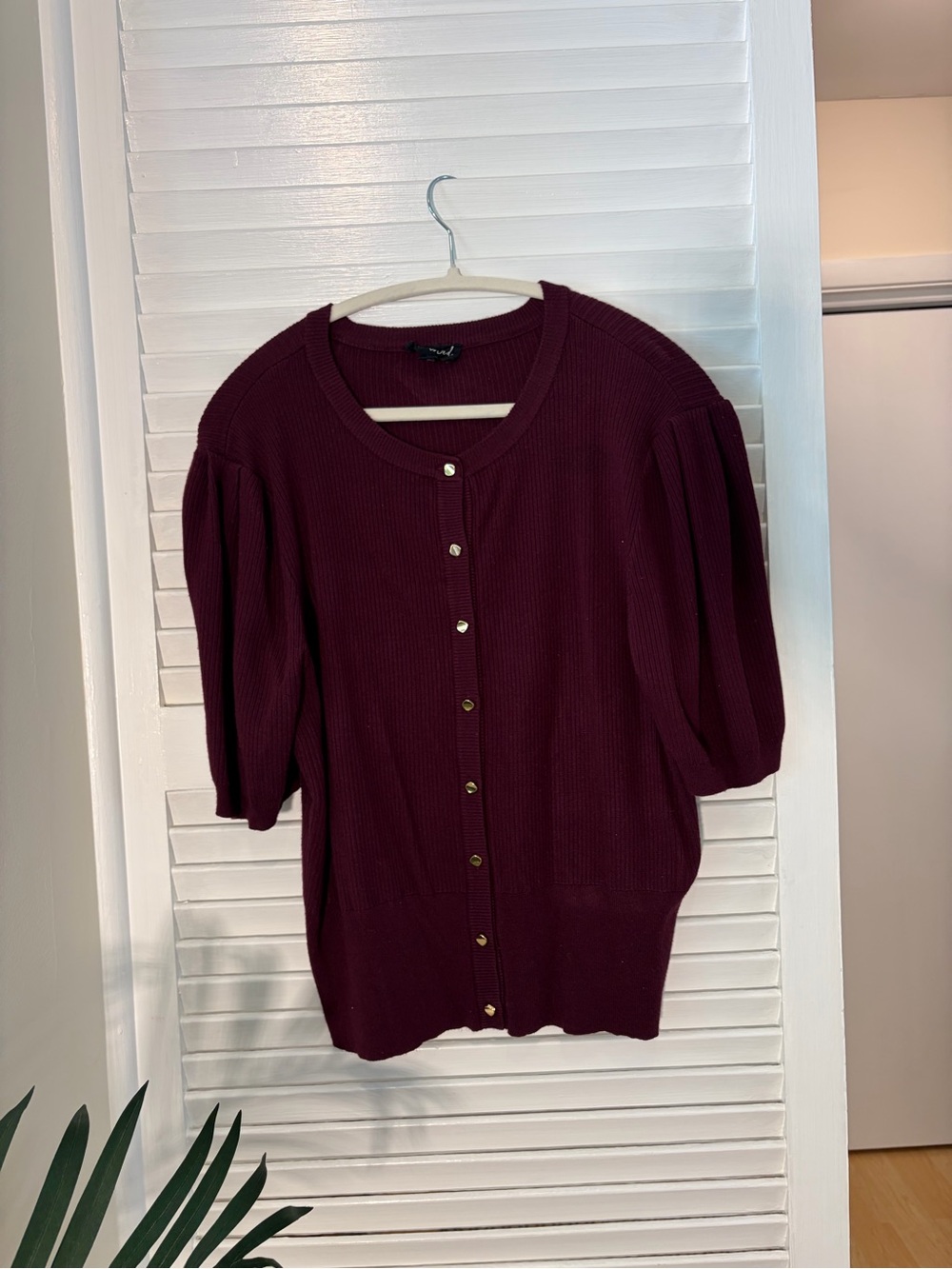 Womens Button-Front Short Puff Sleeve Cardigan - Burgundy
